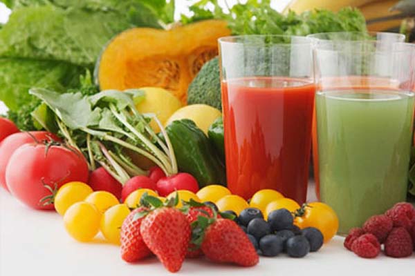 Chế độ dinh dưỡng hợp lý với nhiều trái cây, rau củ quả